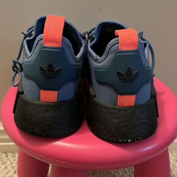 NWT adidas NMD R1 men’s running shoes in size 9.5 - Picture 4 of 14